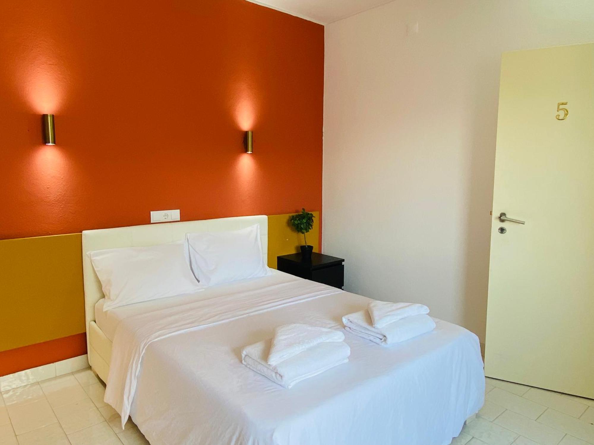 Central Atlantic Beach Guesthouse Costa de Caparica Luaran gambar