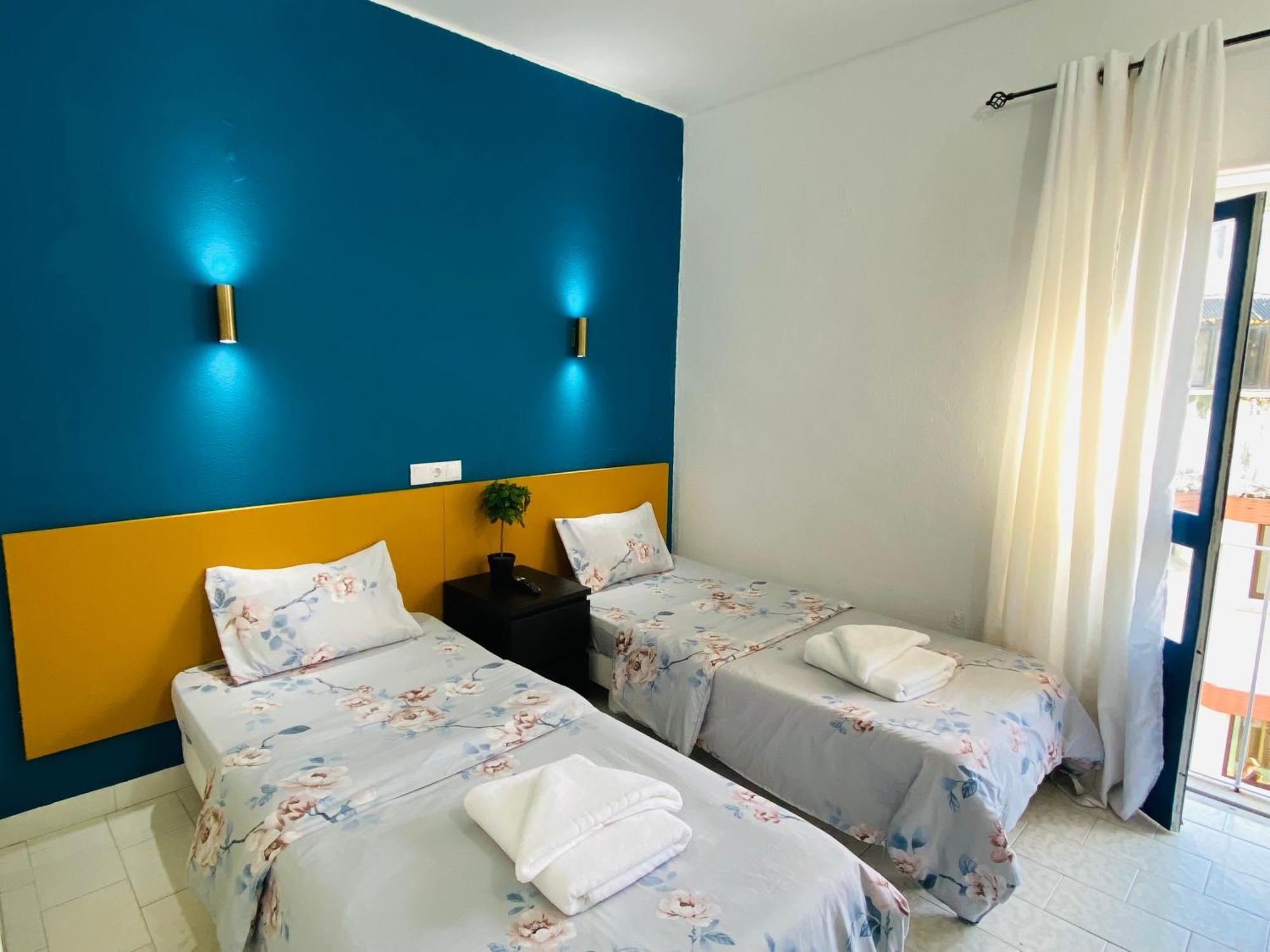 Central Atlantic Beach Guesthouse Costa de Caparica Luaran gambar