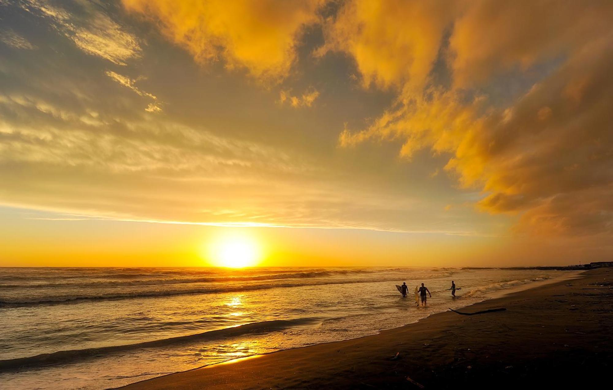 Central Atlantic Beach Guesthouse Costa de Caparica Luaran gambar